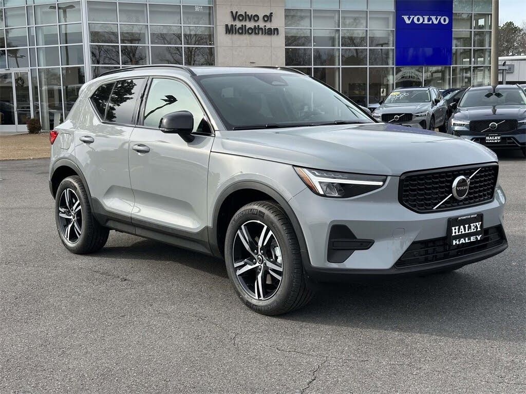 2026 Volvo XC40 B4 Core FWD