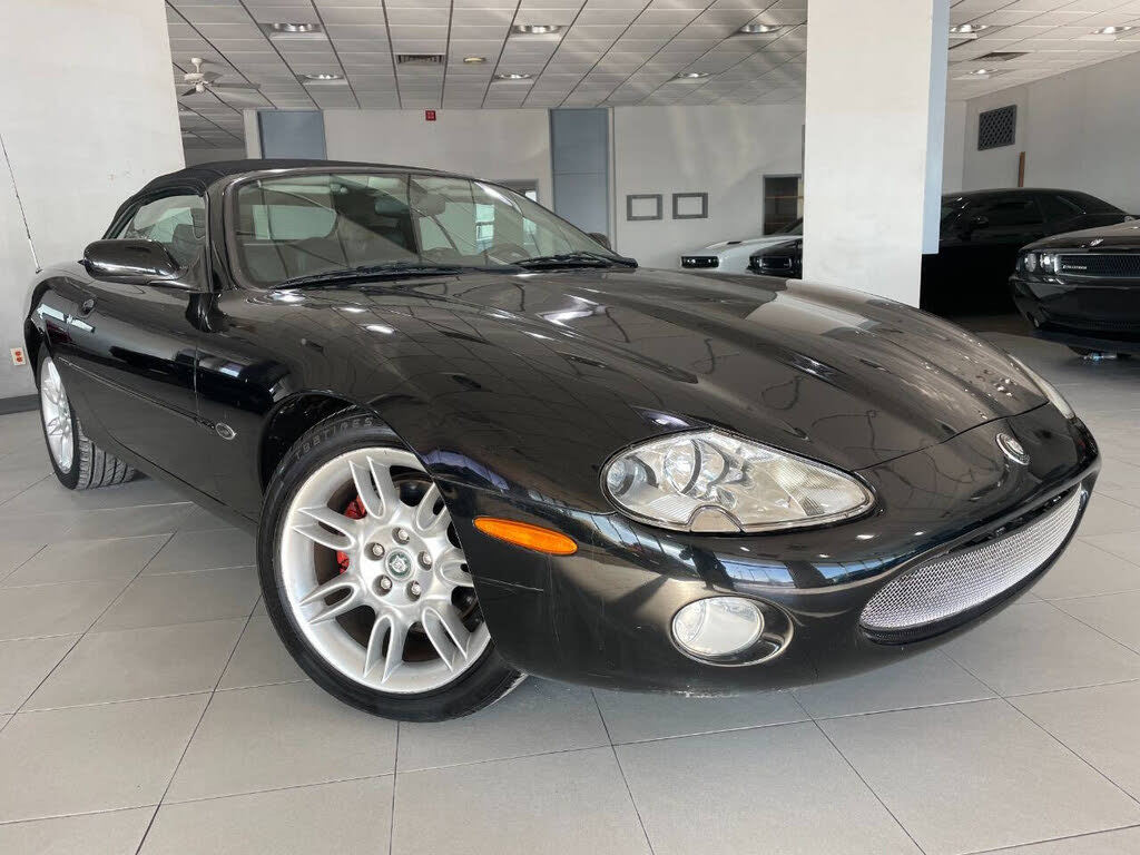 2002 Jaguar XK-Series XK8 Convertible RWD