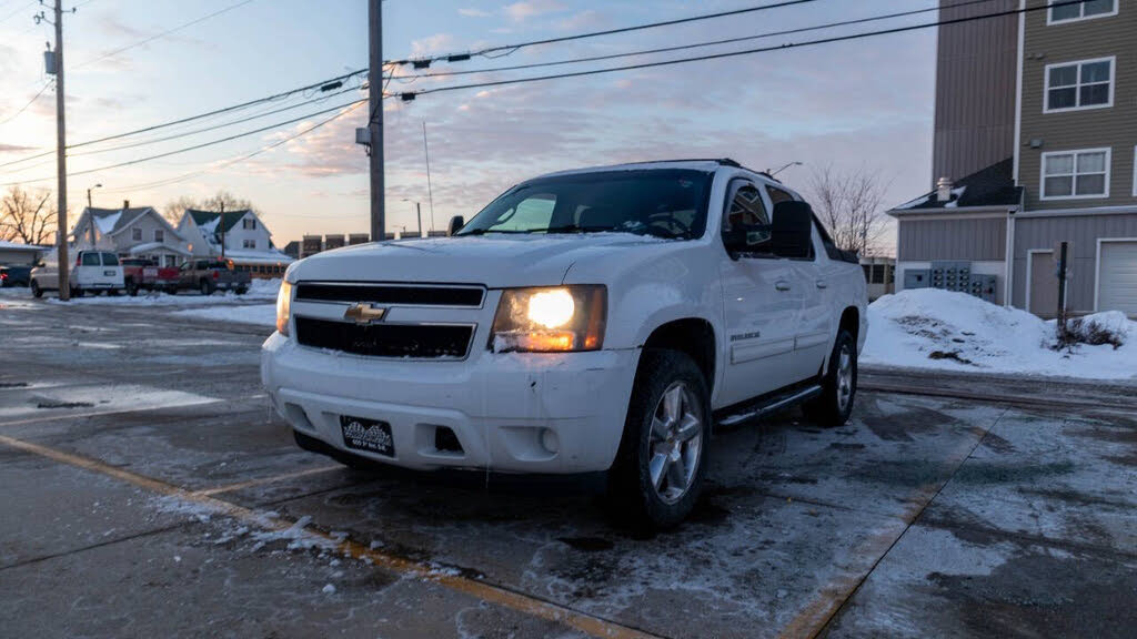 2011 Chevrolet Avalanche LS 4WD