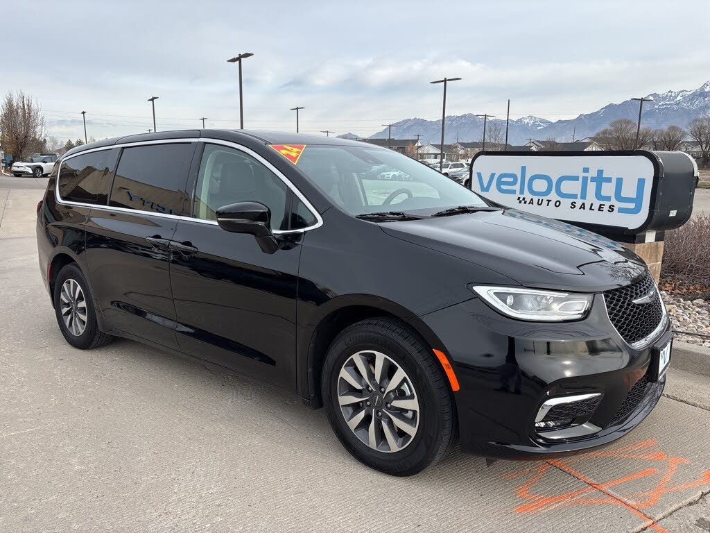 2024 Chrysler Pacifica Hybrid Select FWD