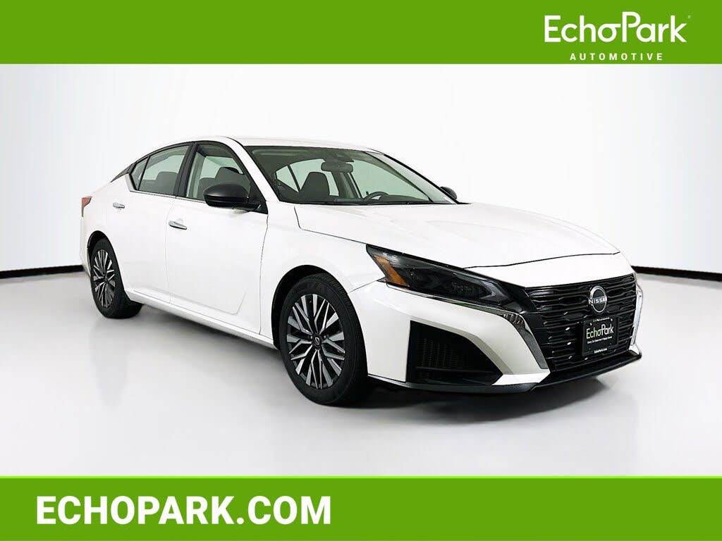 2024 Nissan Altima 2.5 SV FWD