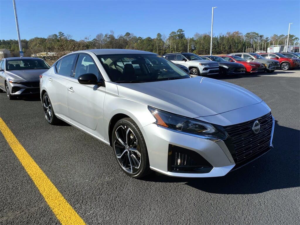 2024 Nissan Altima 2.5 SR FWD