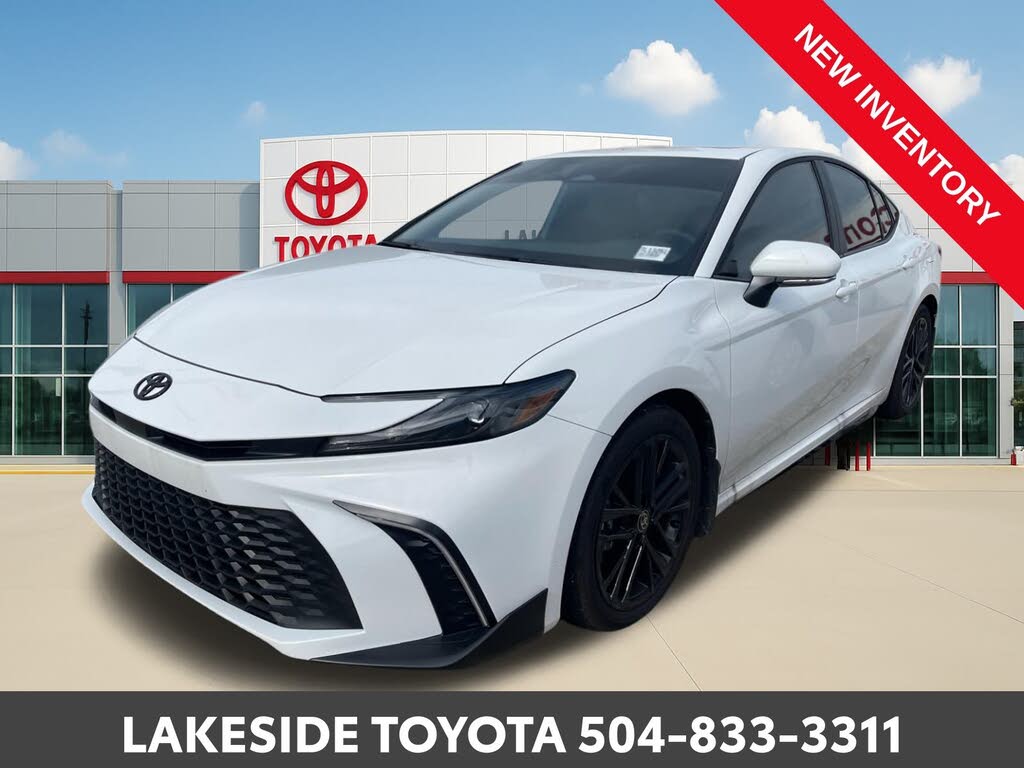 2025 Toyota Camry SE FWD