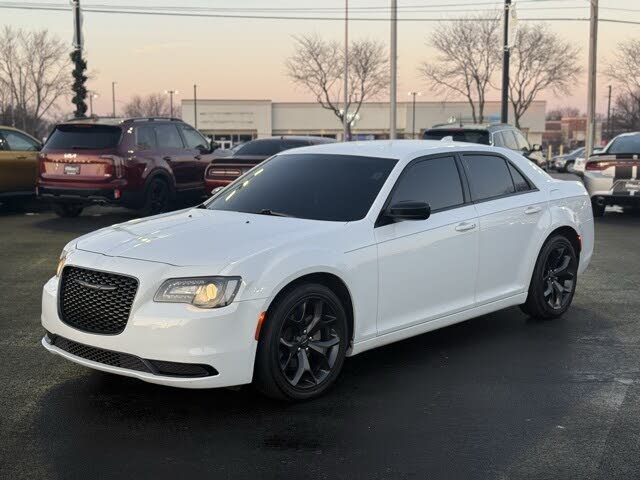 2023 Chrysler 300 Touring RWD