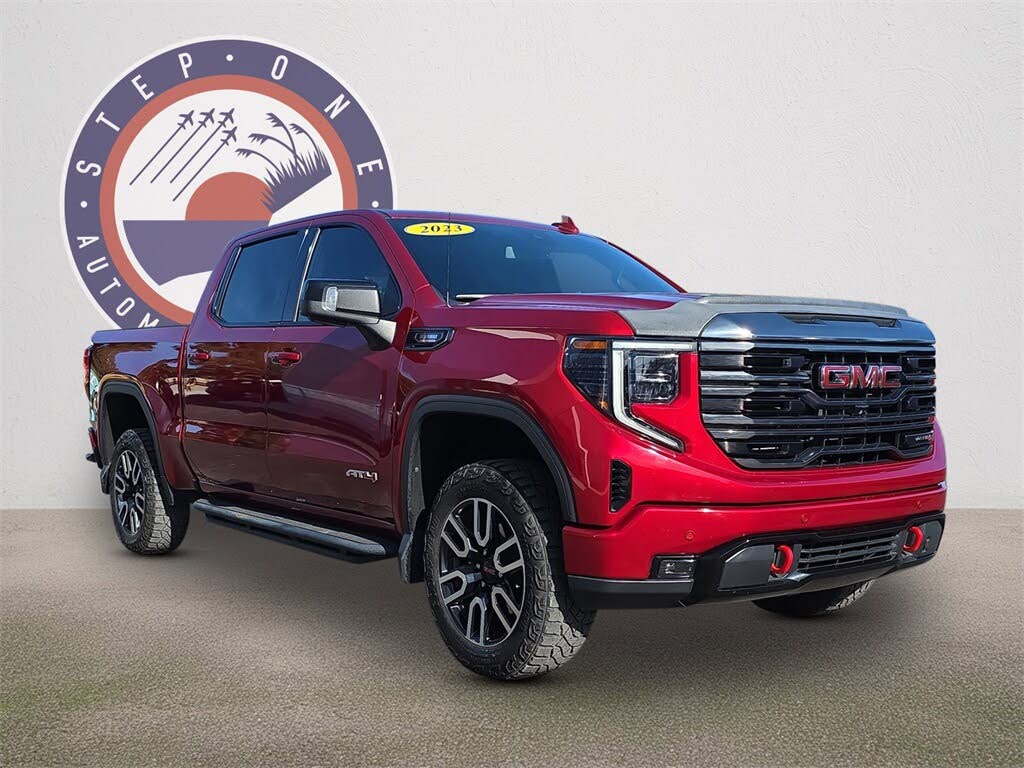 2023 GMC Sierra 1500 AT4 Crew Cab 4WD