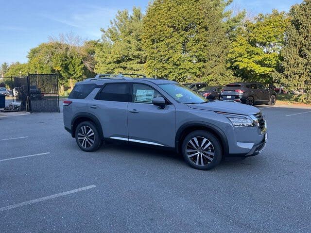2025 Nissan Pathfinder Platinum 4WD
