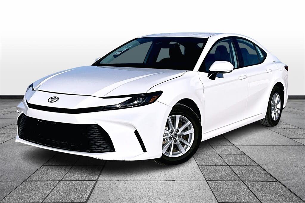 2025 Toyota Camry LE FWD