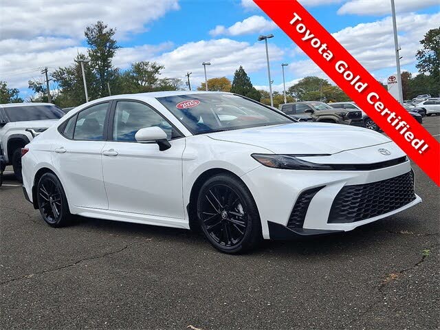 2025 Toyota Camry SE FWD
