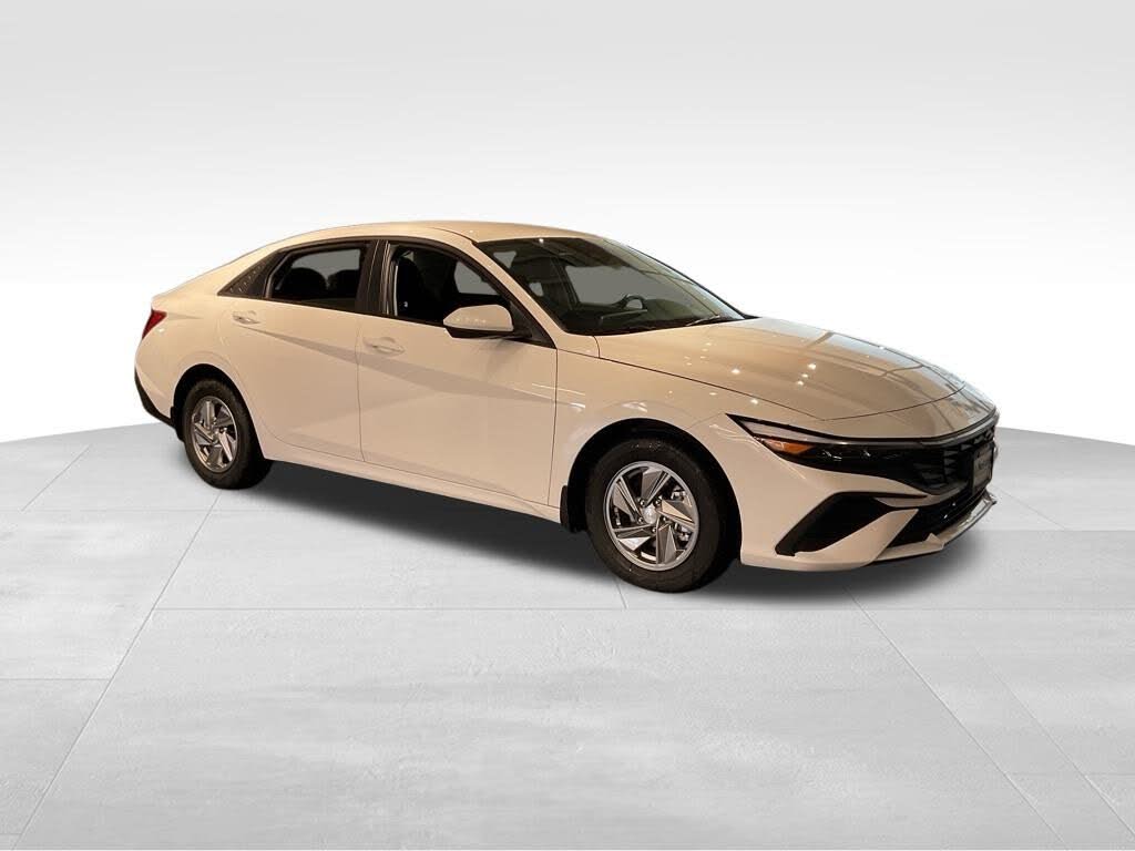 2026 Hyundai Elantra SE FWD