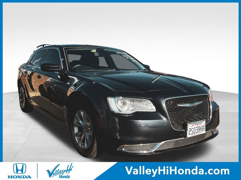 2019 Chrysler 300 Touring RWD