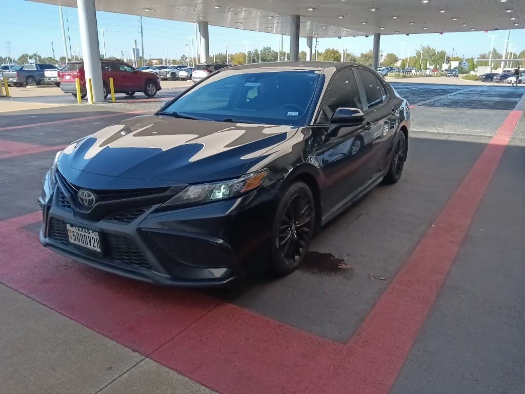 2021 Toyota Camry SE Nightshade FWD