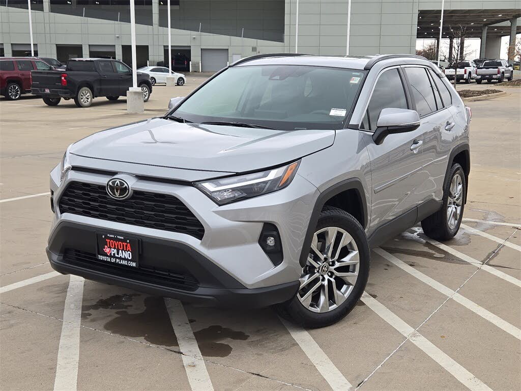 2025 Toyota RAV4 XLE Premium FWD