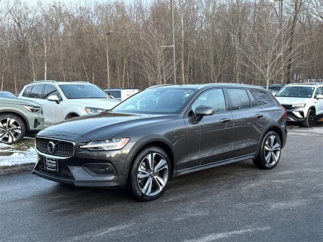 2025 Volvo V60 Cross Country B5 Plus AWD