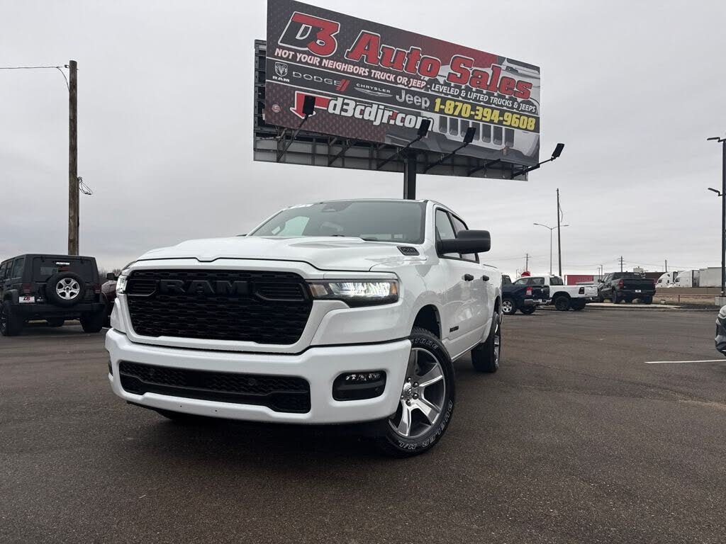 2026 RAM 1500 Express Crew Cab 4WD