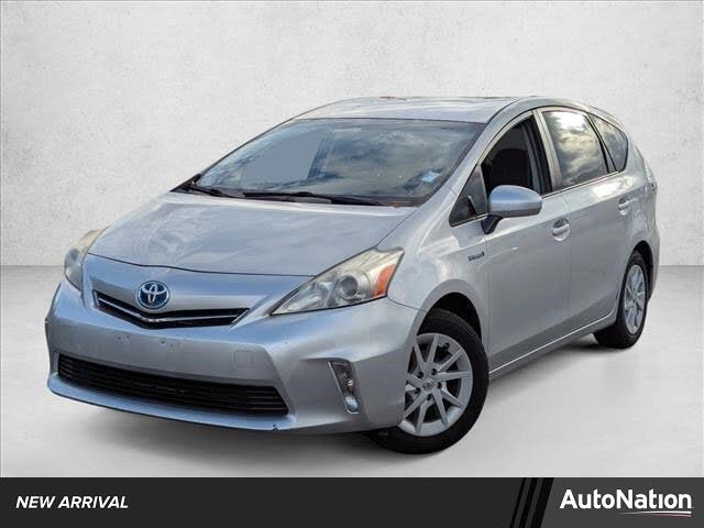 2013 Toyota Prius v Three FWD