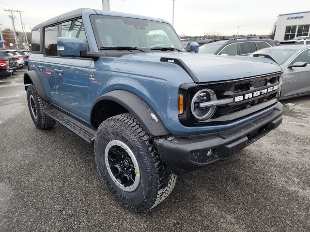 2025 Ford Bronco Outer Banks 4-Door 4WD