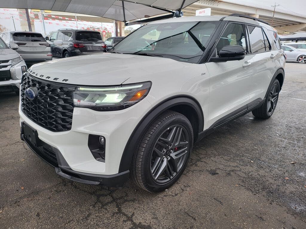 2025 Ford Explorer ST-Line AWD