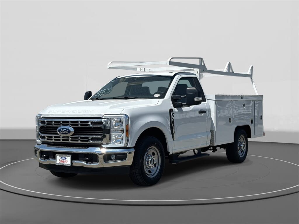2025 Ford F-350 Super Duty Chassis XL Regular Cab RWD