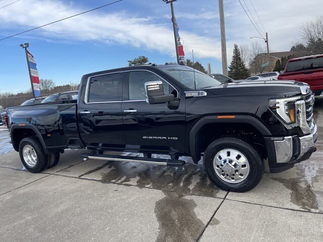2026 GMC Sierra 3500HD SLT Crew Cab 4WD