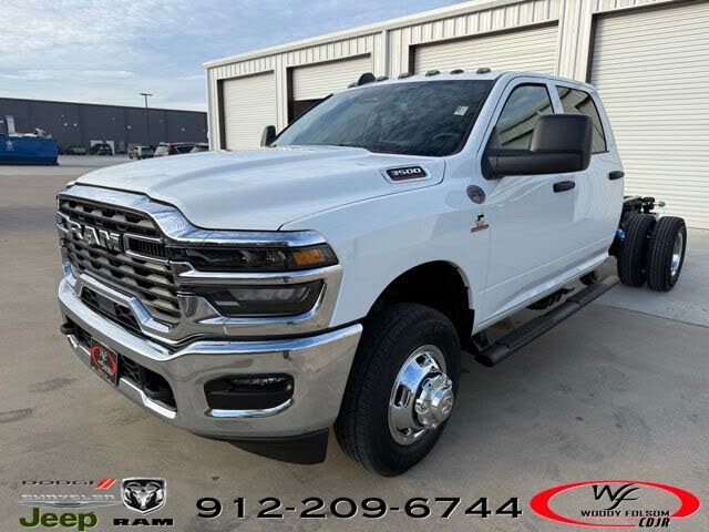 2026 RAM 3500 Chassis Tradesman Crew Cab LB DRW 4WD