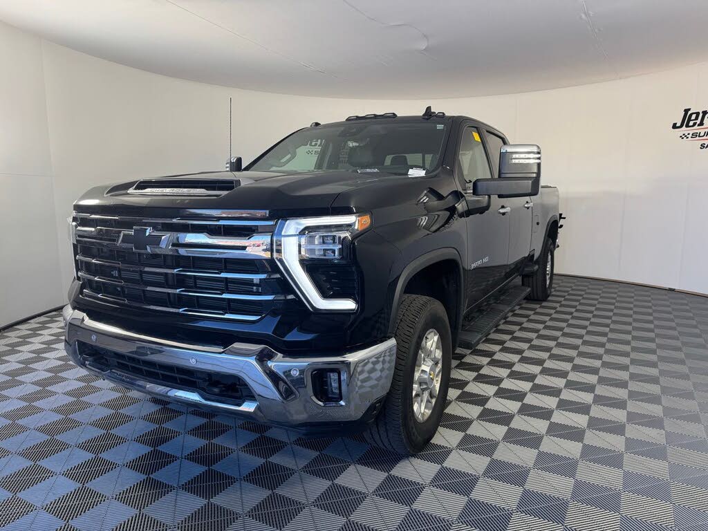 2024 Chevrolet Silverado 3500HD LTZ Crew Cab 4WD