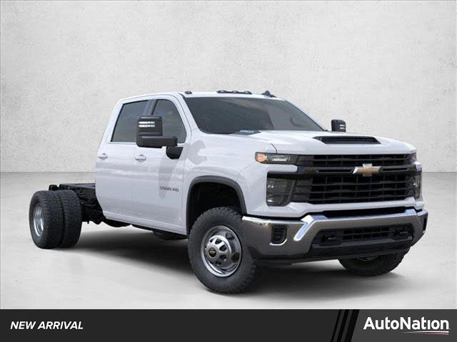 2025 Chevrolet Silverado 3500HD Chassis Work Truck Crew Cab 4WD