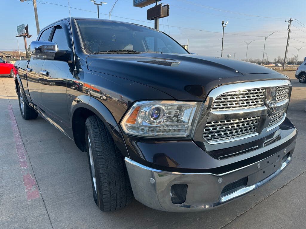 2016 RAM 1500 Laramie Crew Cab 4WD