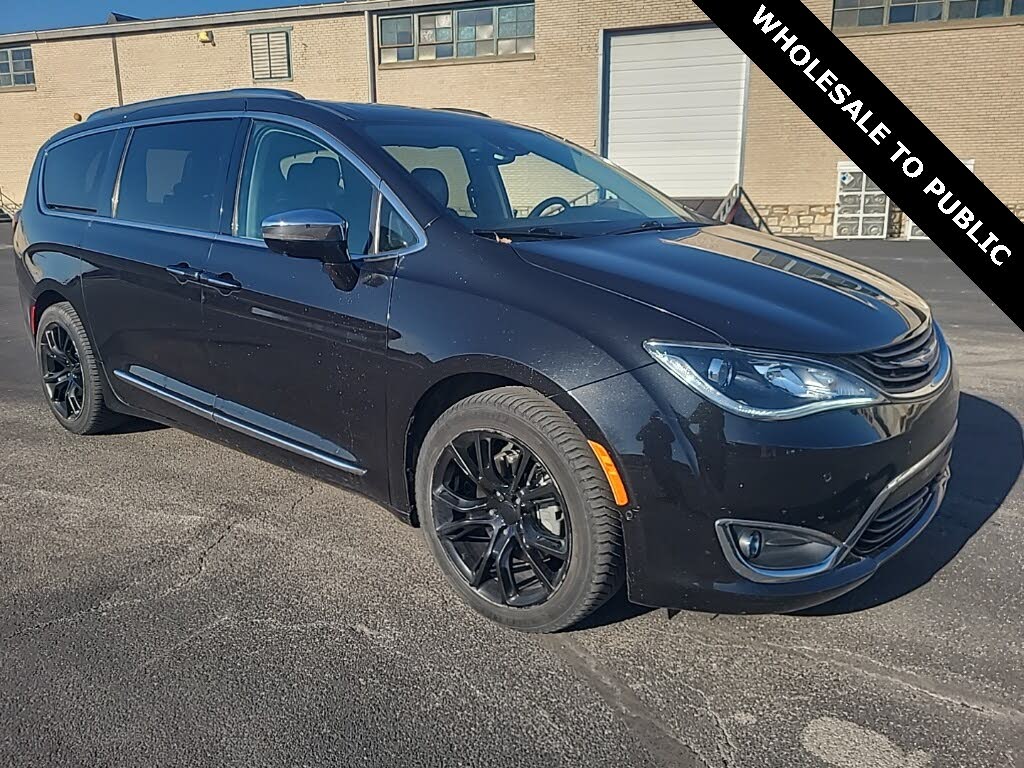 2018 Chrysler Pacifica Hybrid Limited FWD