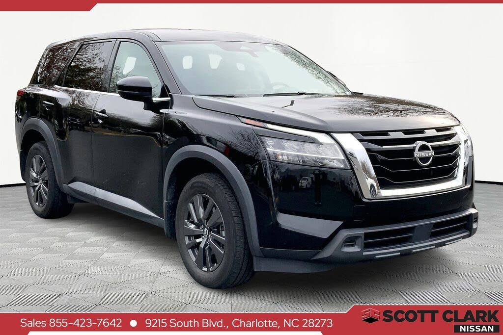2022 Nissan Pathfinder S FWD