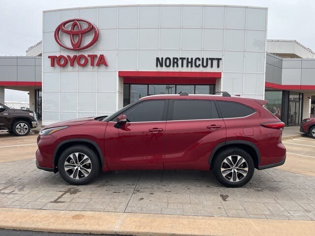 2022 Toyota Highlander XLE FWD