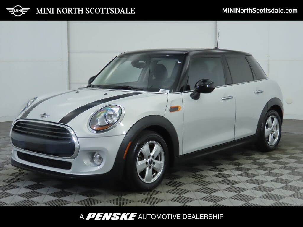 2016 MINI Cooper 4-Door Hatchback FWD
