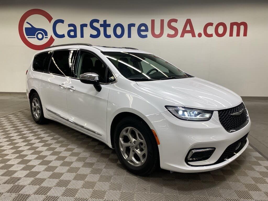 2023 Chrysler Pacifica Limited FWD