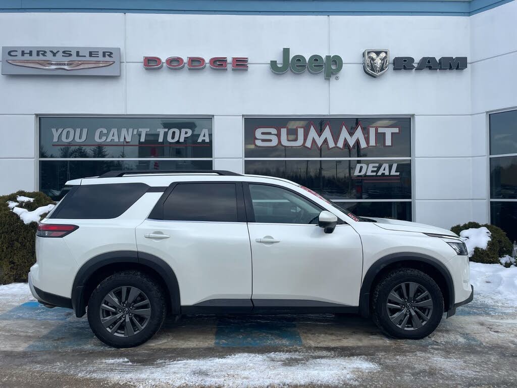 Nissan Pathfinder SV 4WD 2023