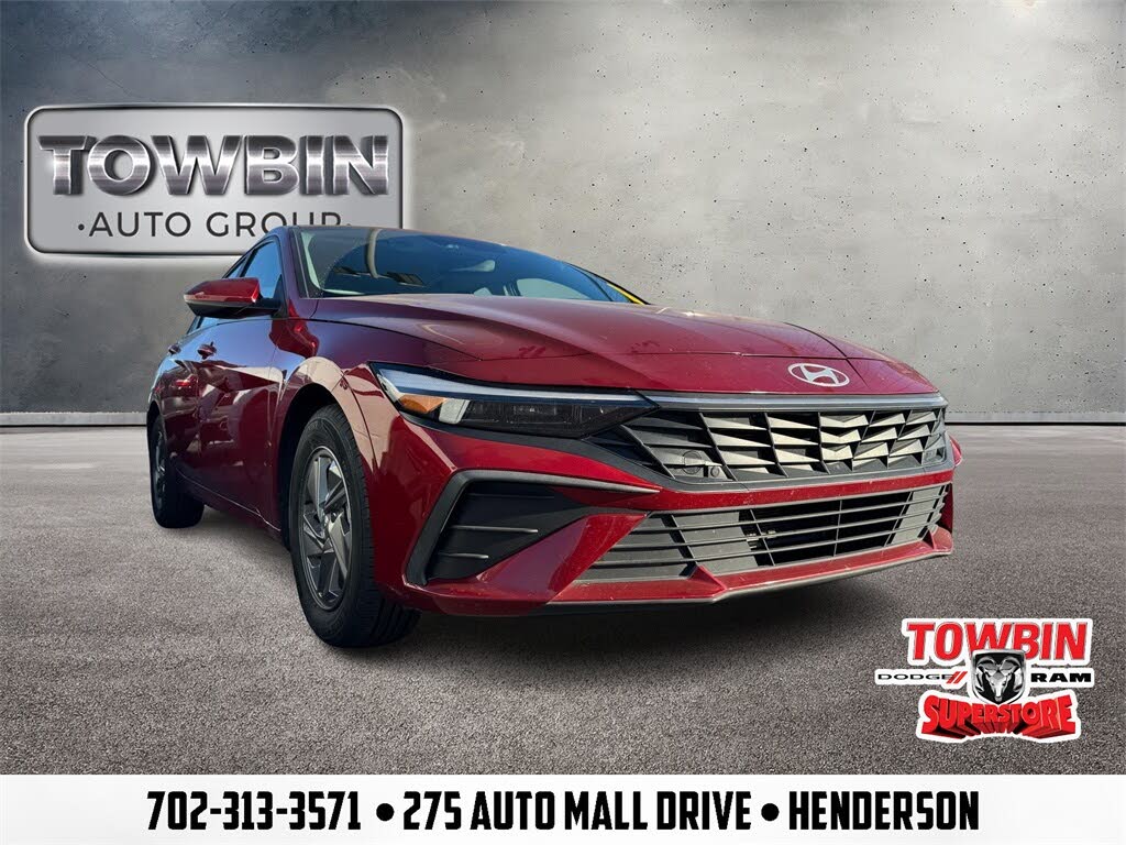 2024 Hyundai Elantra SE FWD