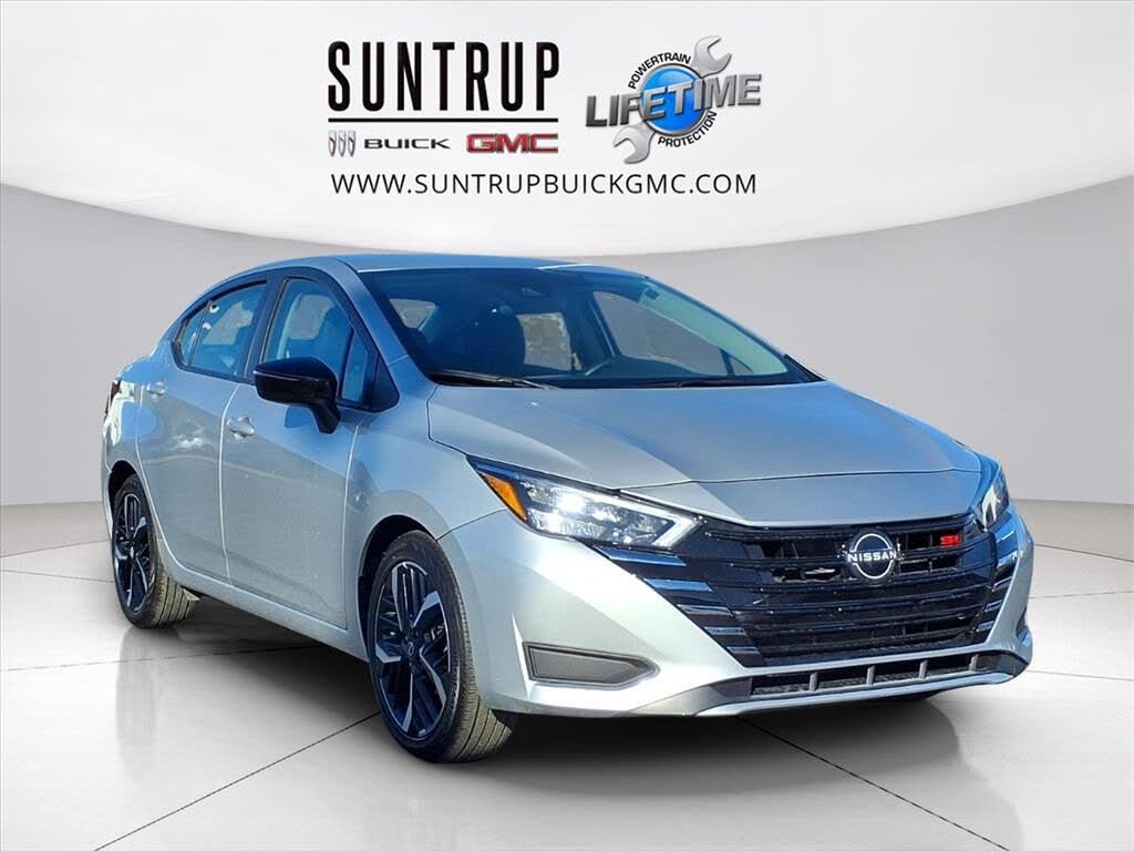 2024 Nissan Versa SR FWD