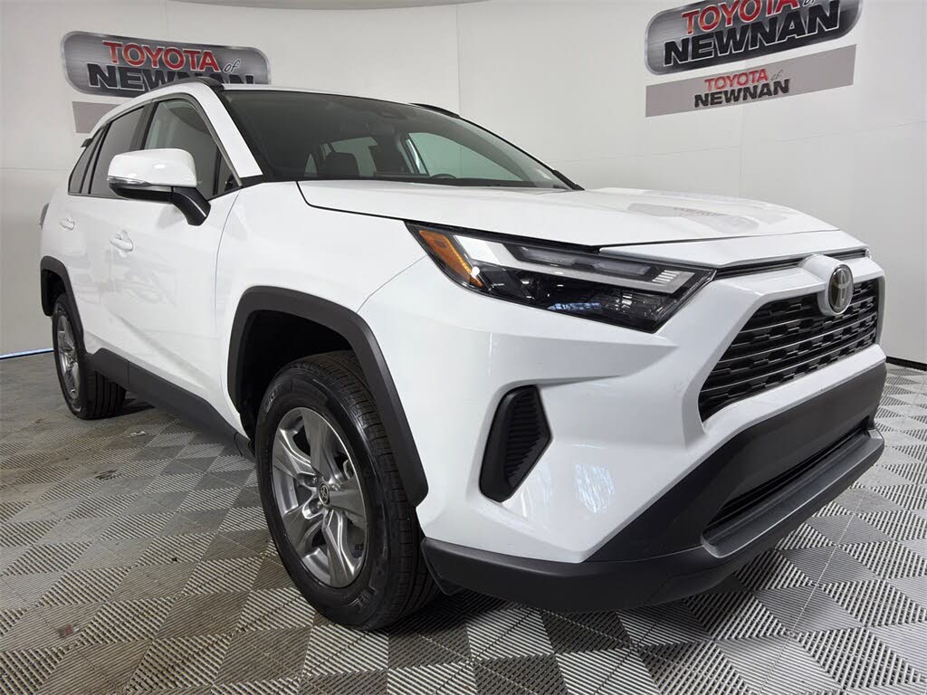 2024 Toyota RAV4 XLE FWD