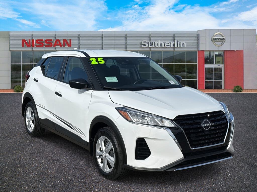 2025 Nissan Kicks Play S FWD