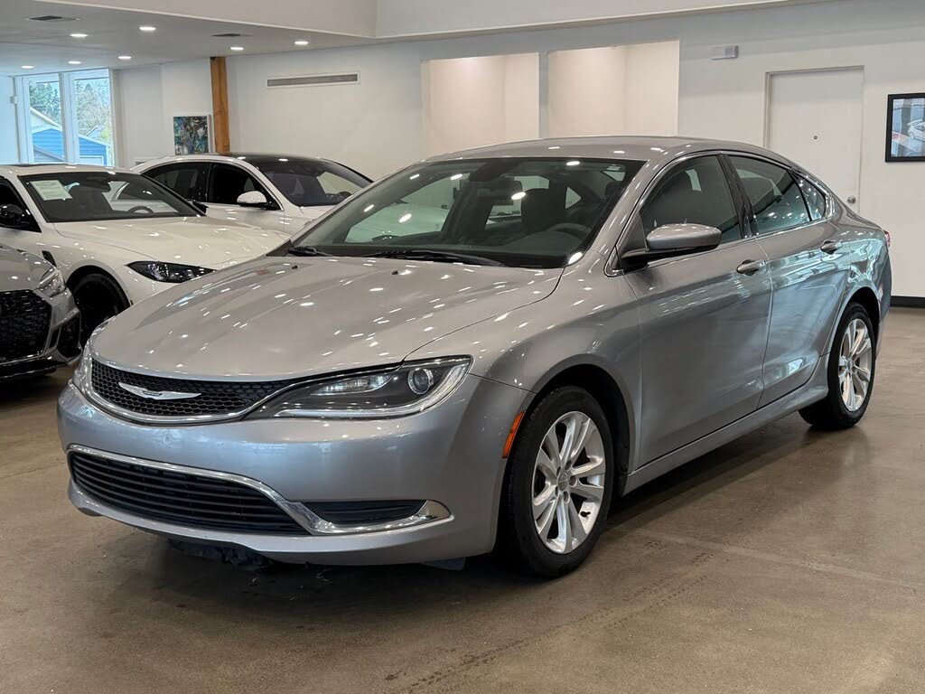 2016 Chrysler 200 Limited Sedan FWD