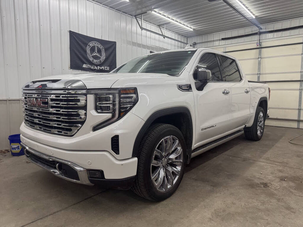 2022 GMC Sierra 1500 Denali Crew Cab 4WD