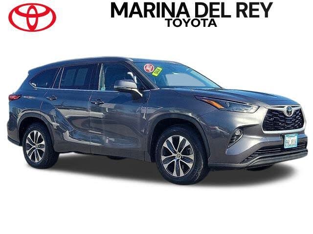 2022 Toyota Highlander XLE FWD