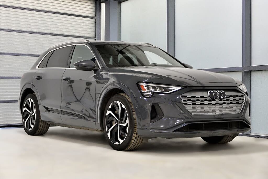 2024 Audi Q8 e-tron quattro Premium AWD