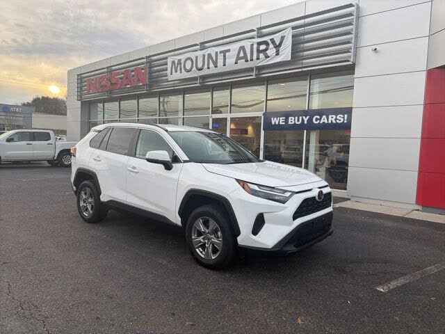 2024 Toyota RAV4 XLE FWD