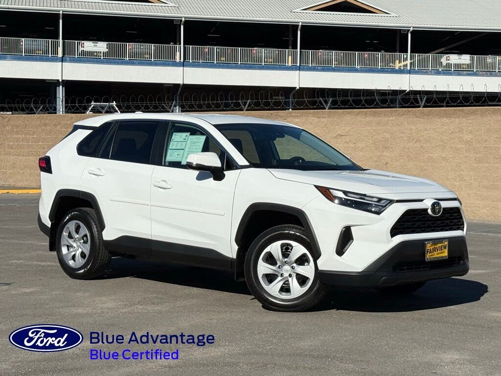 2024 Toyota RAV4 LE FWD
