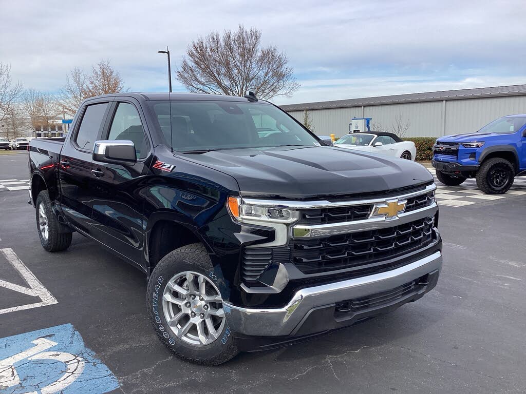 2026 Chevrolet Silverado 1500 LT Crew Cab 4WD