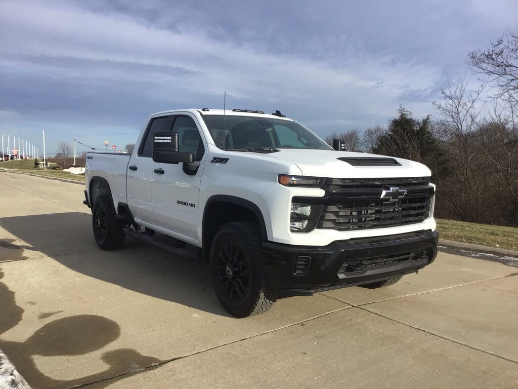 2026 Chevrolet Silverado 2500HD Custom Double Cab 4WD