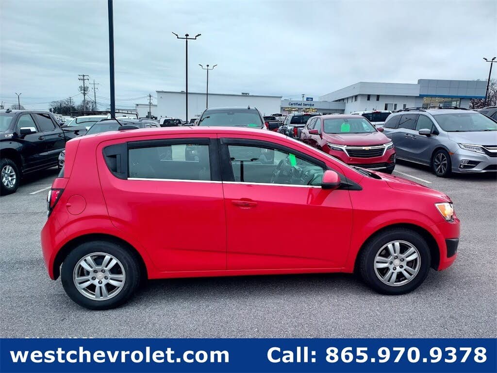 2016 Chevrolet Sonic LT Hatchback FWD