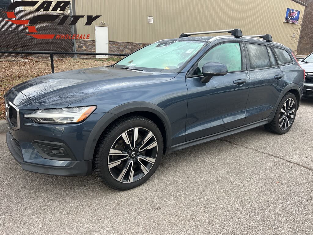 2022 Volvo V60 Cross Country T5 AWD