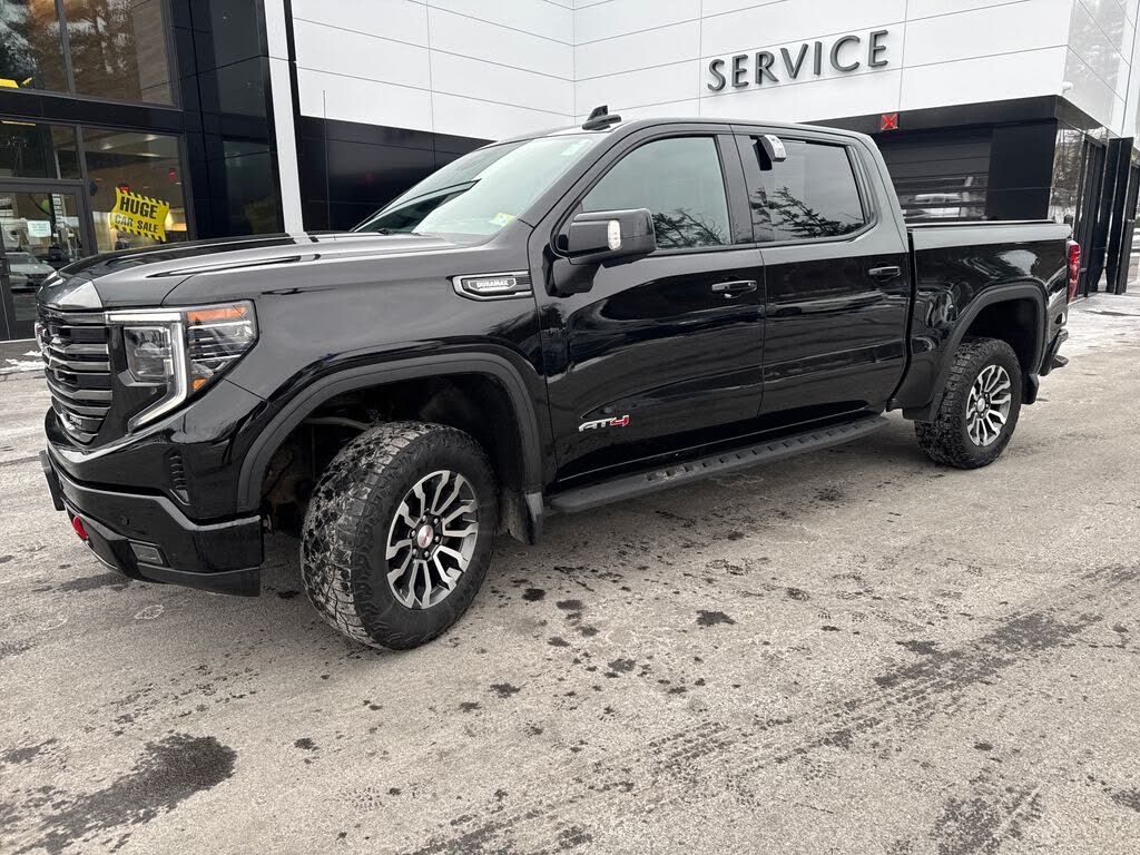 2023 GMC Sierra 1500 AT4 Crew Cab 4WD
