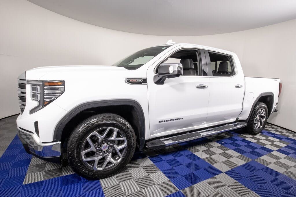 2023 GMC Sierra 1500 SLT Crew Cab 4WD