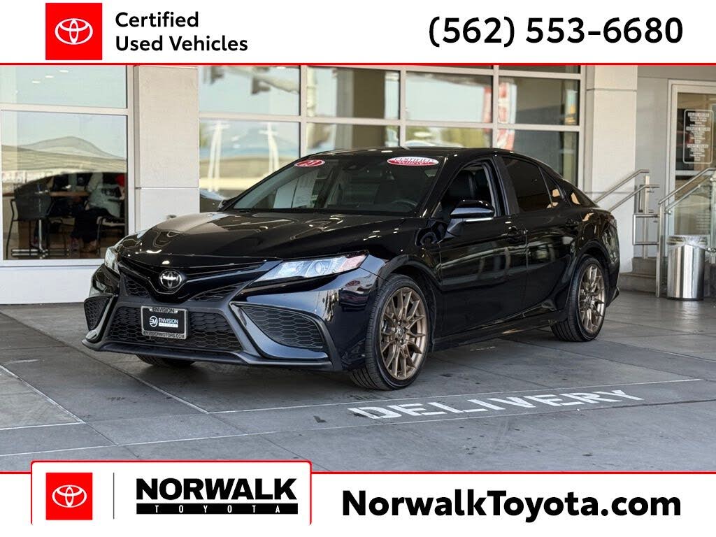 2023 Toyota Camry SE Nightshade FWD